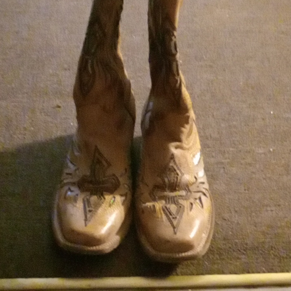 Women's cowboy boots